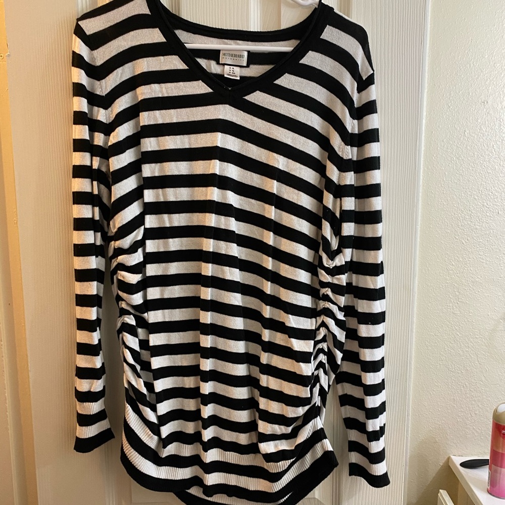 Light weight maternity sweater